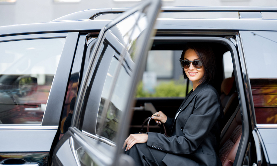 Participation de 50% dans une société de transport de luxe à Dubaï | AED 3,9 millions | Flotte de 59 véhicules | 1