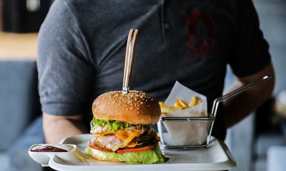 À La Recherche D'Un Investisseur Pour Un Restaurant De Burgers Établi 1 À La Recherche D'Un Investisseur Pour Un Restaurant De Burgers Établi 1