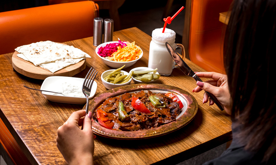 Restaurant Asiatique Et Arabe À Abou Dhabi À Vendre 1