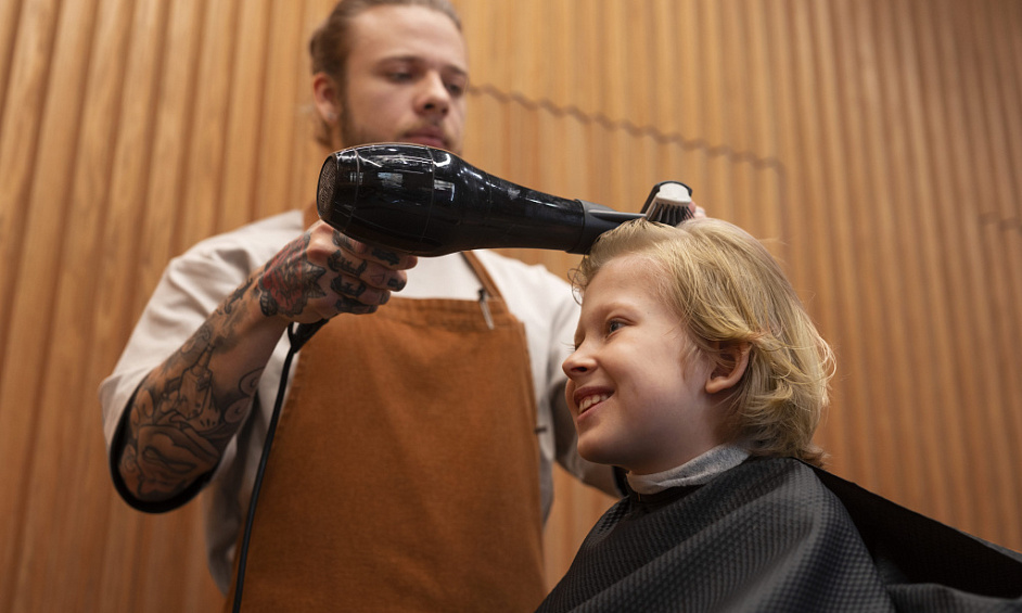 Salons Pour Hommes Et Enfants À Al Nahda Et Al Qusais À Vendre 1