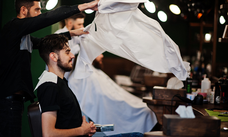 Salon Rentable Pour Hommes à International City, Dubaï À Vendre 1