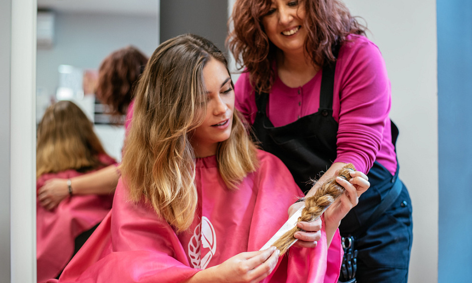 Salon Pour Dames Rentable À Vendre À JVC 1