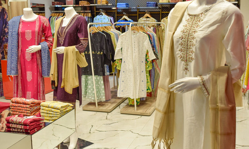 BOUTIQUE À vendre À AL KHAWANEEJ 1
