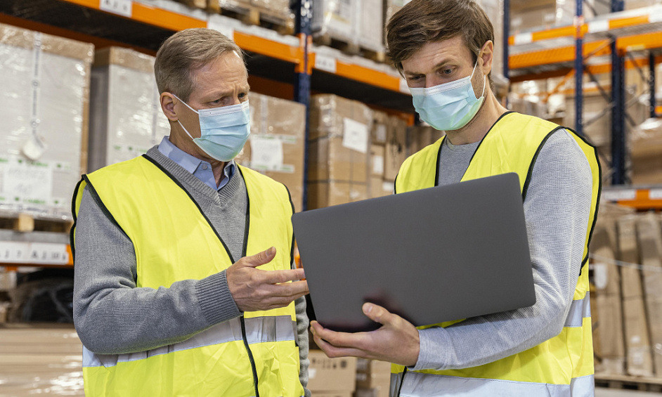 2 Entreprises Logistiques À Vendre Ensemble À Dubaï 1 2 Entreprises Logistiques À Vendre Ensemble À Dubaï 1