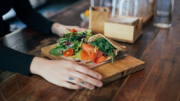 Vente Restaurants for sale in Mina Rashid 240735