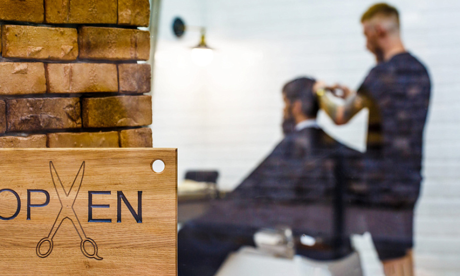 Salon Pour Hommes Bien Établi Avec AED 15K+ De Bénéfice Mensuel À Vendre 1